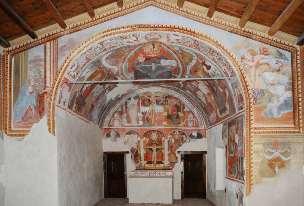 2. Gli affreschi del presbiterio