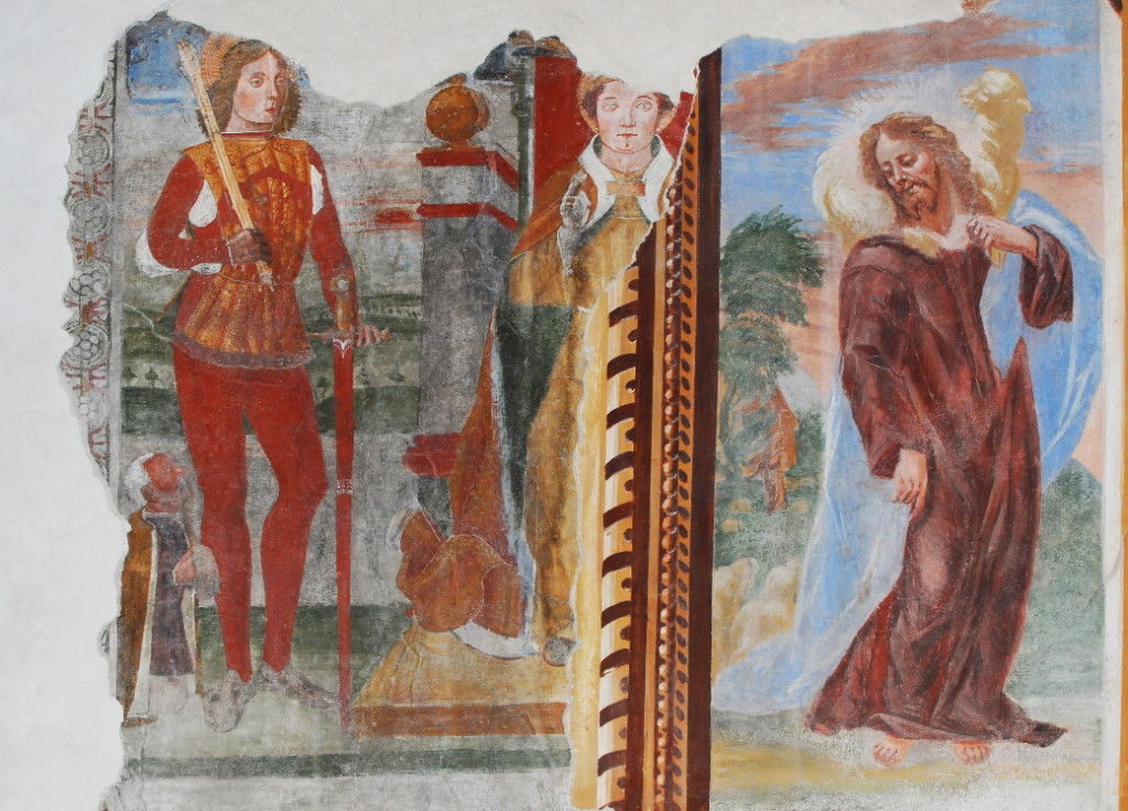 4. Navata laterale con uno degli affreschi del ciclo cristologico_a destra
