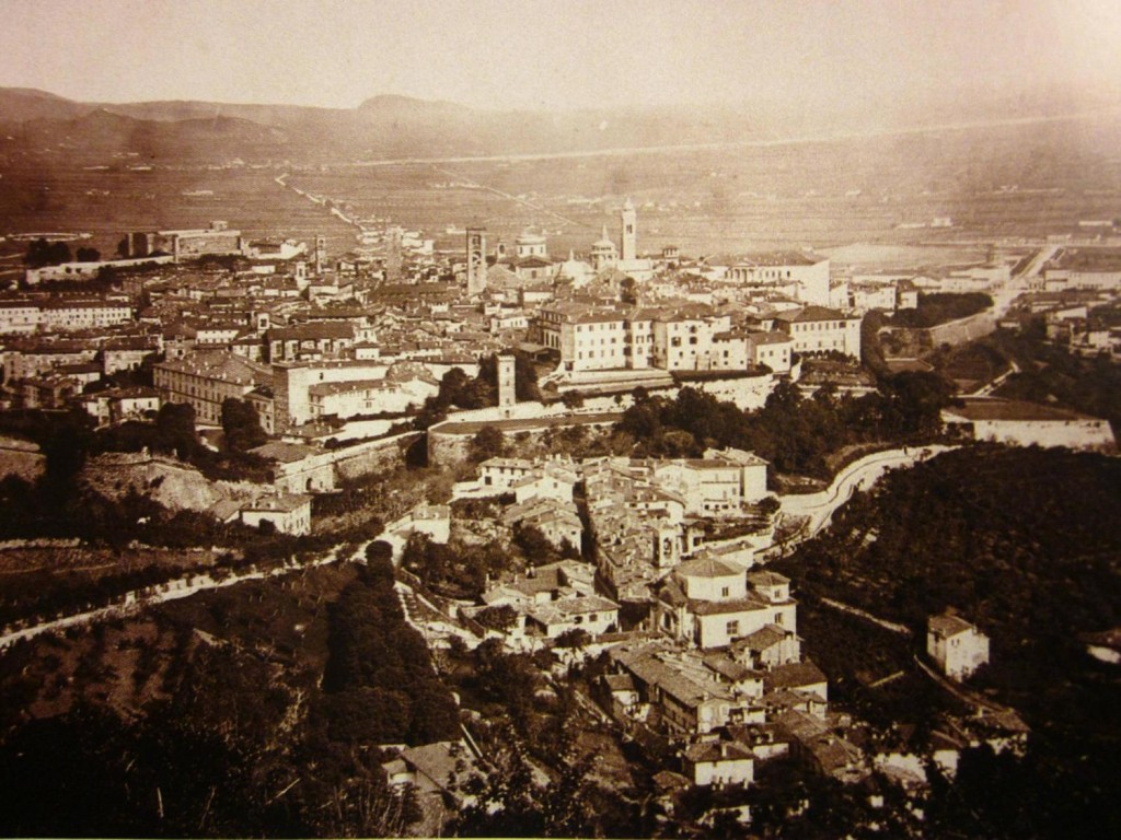 03. Antonio Roncalli_Panorama di Bergamo da San Vigilio